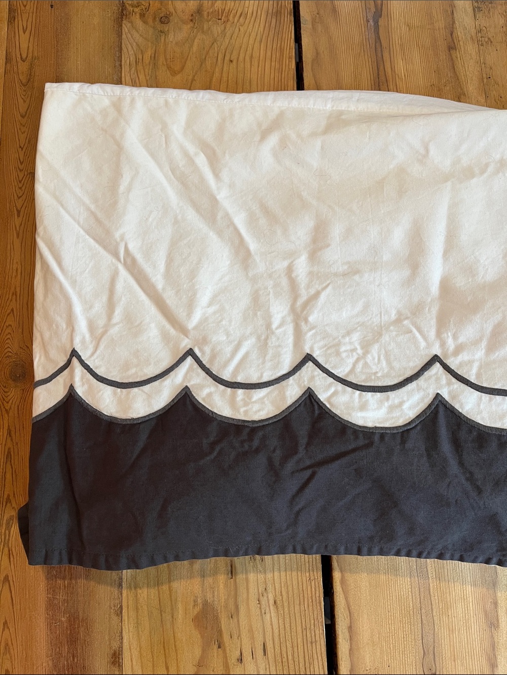 PB TEEN x Emily & Meritt *Full* Charcoal White Scalloped Bedskirt 100% Cotton